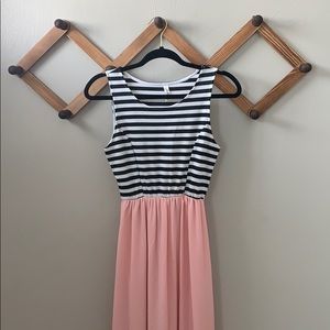 Maxi dress, partially line, worn once. Size S